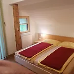 Gindl, Gaestehaus Gindl Und Pferdehof 팜스테이 타우플리츠