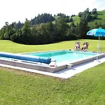 Gindl, Gaestehaus Gindl Und Pferdehof 타우플리츠