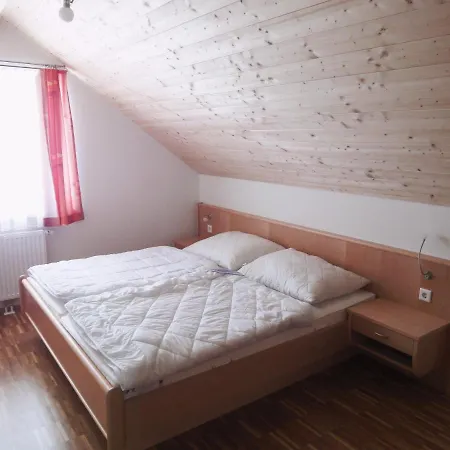 Ferienhof Gindl, Gaestehaus Gindl Und Pferdehof Farm stay